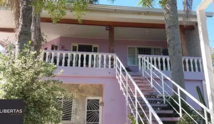 Casa para Venda - 300m², 5 dormitórios, Augusta