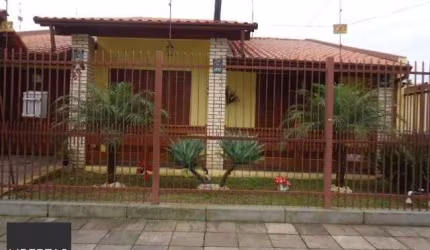 Casa para Venda - 200m², 3 dormitórios, 2 vagas - Piratini