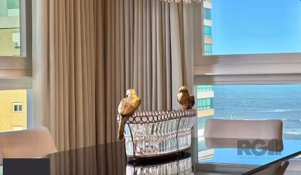 Apartamento fantástico com vista eterna para o mar!
