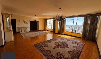 Apartamento super Amplo em frente a Santa Casa, Centro Histórico - POA