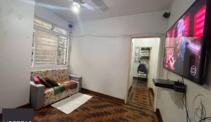 APARTAMENTO DE 2 DORMITÓRIOS NO CENTRO HISTÓRICO.