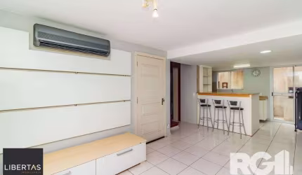 Casa em condomínio com 3 dormitórios, suíte, espaço gourmet.