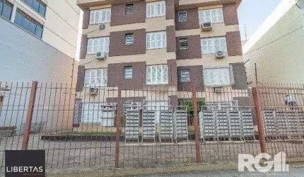 APARTAMENTO DE 1 DORMITÓRIO COM 48 m² NA AV PADRE CACIQUE PROXIMO AO PRAIA DE BELAS E ORLA DO GUAIBA
