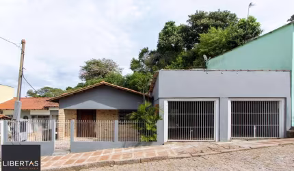 Casa para Venda - 235m², 2 dormitórios, 4 vagas - Cavalhada