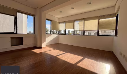 sala comercial com uma vaga de garagem no bairro Bom Fim