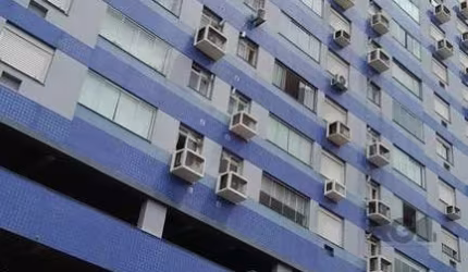 Box duplo, em prédio com Portaria 24 horas,rua Avaí,próximo Parque Farroupilha