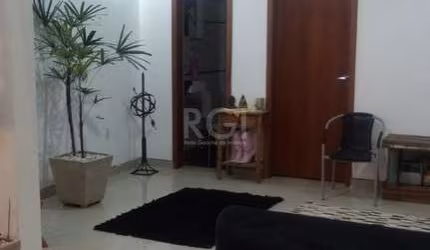 Casa para Venda - 300m², 3 dormitórios, sendo 3 suites, 6 vagas - São Lucas