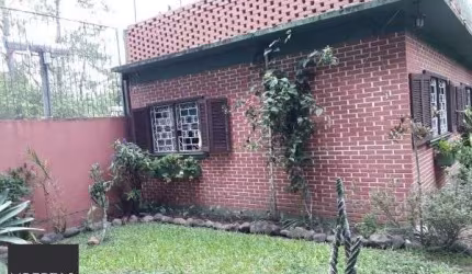 Casa em Porto Alegre, no bairro Pedra Redonda, com 2 dormitório(s), e 2 banheiro