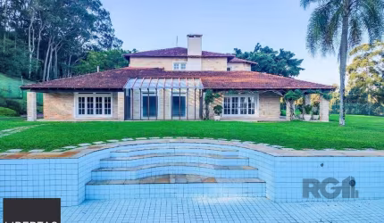 Casa de Fazenda com 1.318m²