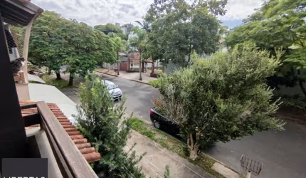 Casa com 03 quartos e 01 vaga no Bairro Cristal