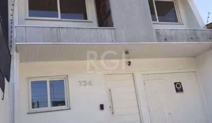 Casa Para comprar Com 7 Dormitórios 244 m² Por R$ 1.150.000,00 - Glória - Porto