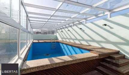 Casa incrível com 444m² privativos, para uso misto, residencial ou comercial.