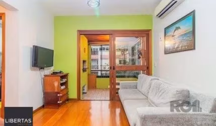 Apartamento de 2 dormitórios, 1 vaga coberta, no bairro Bela Vista