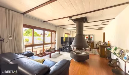 Casa 3 dormitórios à venda Três Figueiras Porto Alegre/RS