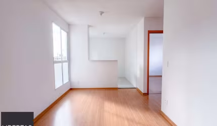 Apartamento com 02 quartos e 01 vaga escriturada, no Morro Santana
