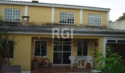 Casa para Venda - 150m², 4 dormitórios, sendo 2 suites, 6 vagas - Imperial Parque