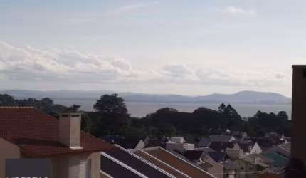 Casa para Venda - 270m², 3 dormitórios, sendo 1 suites, 2 vagas - Guarujá