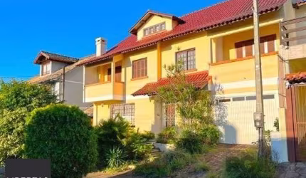 Casa para Venda - 320m², 3 dormitórios, sendo 1 suites, 3 vagas - Altos Do Ipê