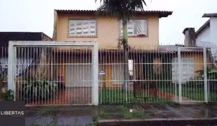 Casa para Venda - 275m², 4 dormitórios, 2 vagas - Guarujá