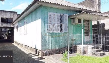 Casa para Venda - 500m², 3 dormitórios, 6 vagas - Tristeza