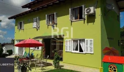 Sítio para Venda - 246m², 3 dormitórios, sendo 2 suites, 6 vagas - Vila Nova