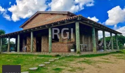 Sítio para Venda - 200m², 2 dormitórios, sendo 2 suites, 2 vagas - Lami