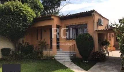 Casa para Venda - 150m², 3 dormitórios, 2 vagas - Vila Nova