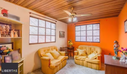 Casa com 4 Dorms e Terreno Amplo – bairro São João, 400m²