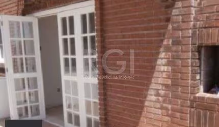 Casa Condominio em Porto Alegre, no bairro Vila Jardim, com 2 dormitório(s), e 2 banheiros, à venda.