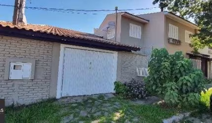 Casa para Venda - 160m², 4 dormitórios, sendo 2 suites, 4 vagas - Urubatã