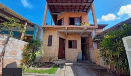 Sobrado em Porto Alegre, no bairro Hípica, com 2 dormitório(s), e 2 banheiros, à venda.