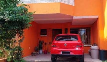 Sobrado em Porto Alegre, no bairro Espírito Santo, com 3 dormitório(s), e 3 banheiros, à venda.