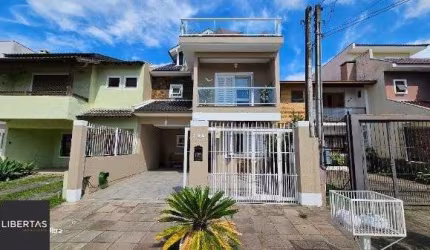 Casa em Porto Alegre, no bairro Hípica, com 3 dormitório(s), e 3 banheiros, à venda.