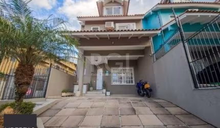 Casa em Porto Alegre, no bairro Vila Conceição, com 3 dormitório(s), e 3 banheiros, à venda.