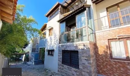 Casa Condominio em Porto Alegre, no bairro Ipanema, com 3 dormitório(s), e 3 banheiros, à venda.
