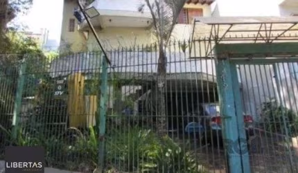 Casa em Porto Alegre, no bairro Nonoai, com 4 dormitório(s), e 4 banheiros, à venda.