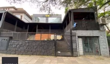 Casa Comercial em Porto Alegre, no bairro Moinhos de Vento, e 0 banheiros, à venda.