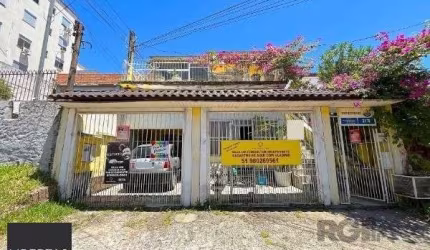 Casa em Porto Alegre, no bairro Jardim Itu, com 2 dormitório(s), e 2 banheiros, à venda.