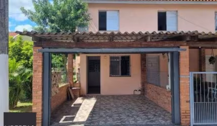 Sobrado em Porto Alegre, no bairro Vila Nova, com 2 dormitório(s), e 2 banheiros, à venda.
