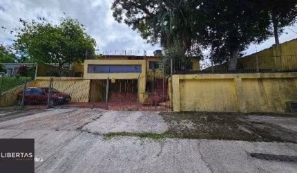 Casa em Porto Alegre, no bairro Belém Novo, com 3 dormitório(s), e 3 banheiros, à venda.