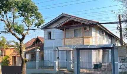 Casa Condominio em Porto Alegre, no bairro Tristeza, com 3 dormitório(s), e 3 banheiros, à venda.