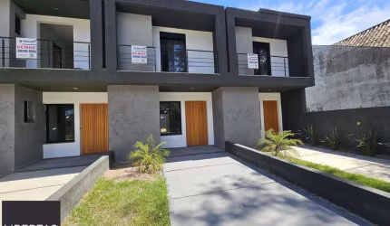 Casa em Porto Alegre, no bairro Aberta dos Morros, com 3 dormitório(s), e 3 banheiros, à venda.