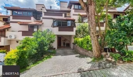 Casa Condominio em Porto Alegre, no bairro Vila Conceição, com 3 dormitório(s), e 3 banheiros, à venda.