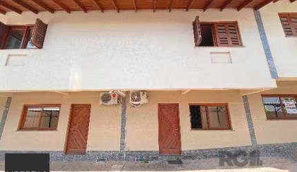 Casa Condominio em Porto Alegre, no bairro Coronel Aparício Borges, com 2 dormitório(s), e 2 banheiros, à venda.