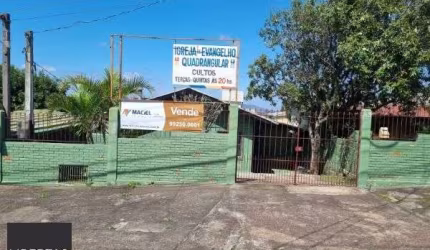 Casa em Porto Alegre, no bairro Vila Nova, com 1 dormitório(s), e 1 banheiros, à venda.