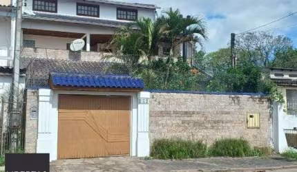 Casa em Porto Alegre, no bairro Restinga, com 4 dormitório(s), e 4 banheiros, à venda.