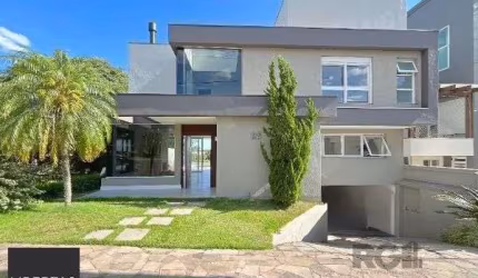 Casa Condominio em Porto Alegre, no bairro Hípica, com 3 dormitório(s), e 3 banheiros, à venda.