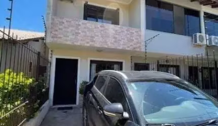 Casa em Porto Alegre, no bairro Hípica, com 3 dormitório(s), e 3 banheiros, à venda.