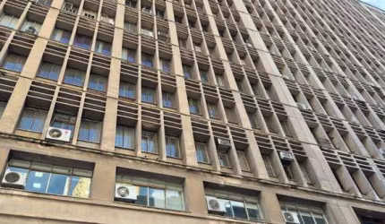 Sala em andar alto, desocupada