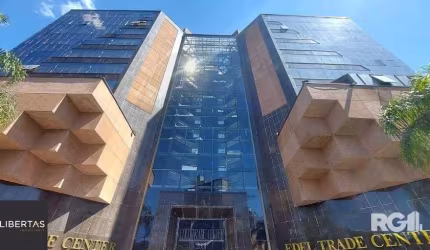 EXCELENTE SALA COMERCIAL NA CIDADE BAIXA COM 2 VAGAS ROTATIVAS A VENDA.